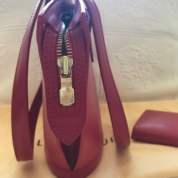 Authentic Louis Vuitton Bag - Picture 5 of 8